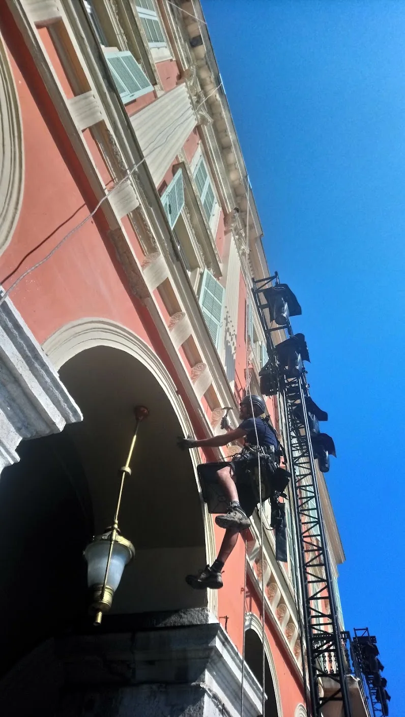 Building facade maintenance, Nice