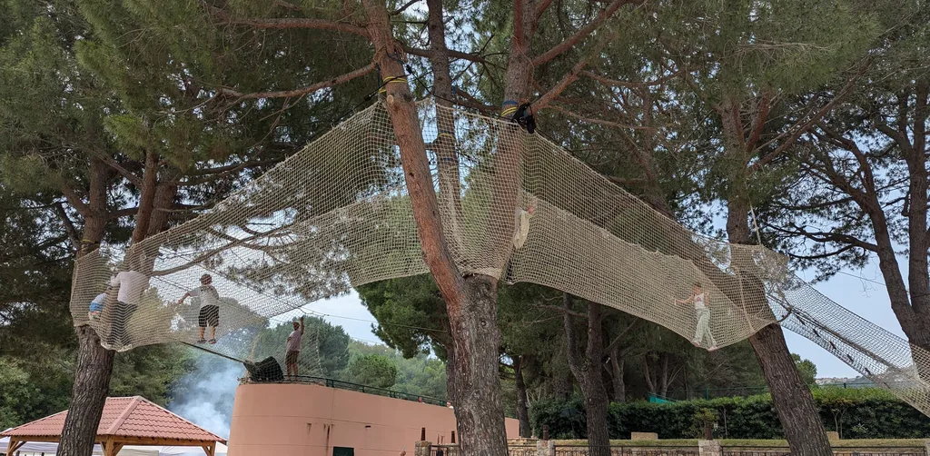 Net course and zip line, Beausoleil
