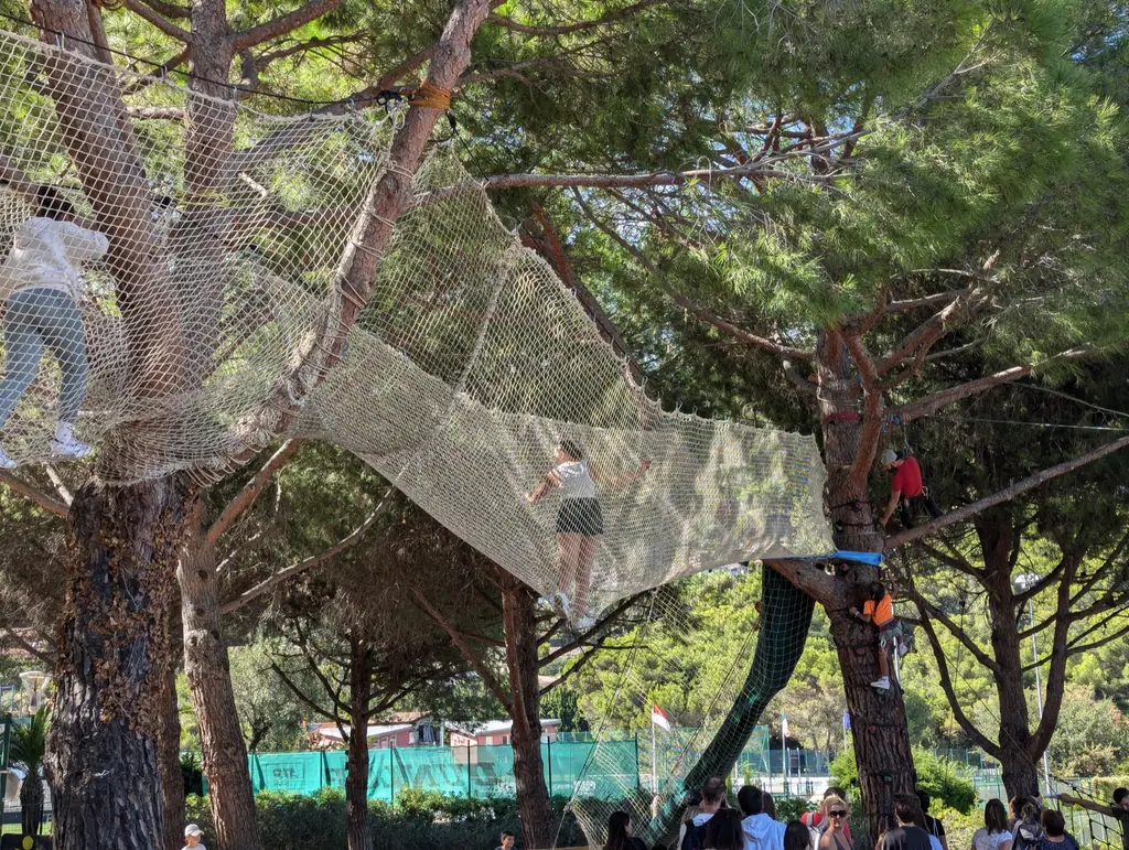 Net course installed in a public park